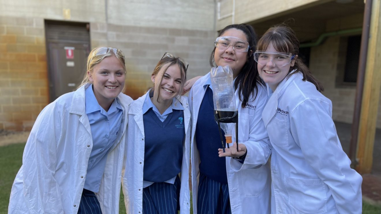 SCIENCE EXCURSION AT MURDOCH UNIVERSITY